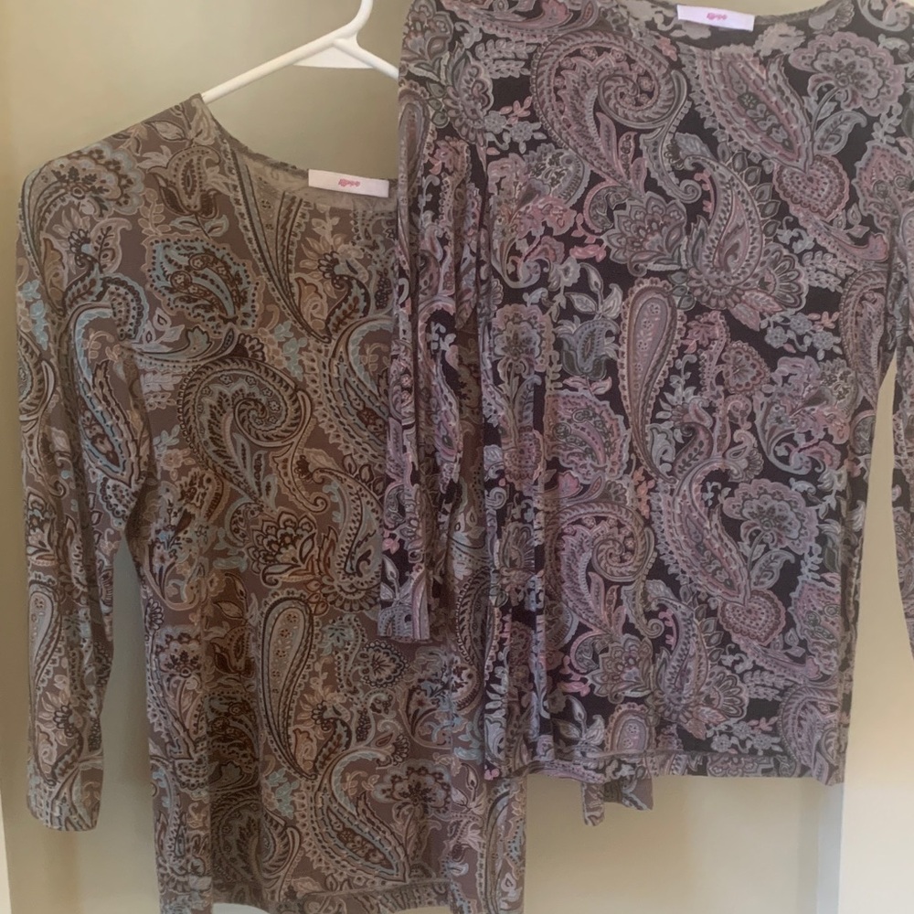 Two Leggiadro Women's 3/4 Sleeve Paisley Tops in Taupe, Dusty Pink & Muted Blue